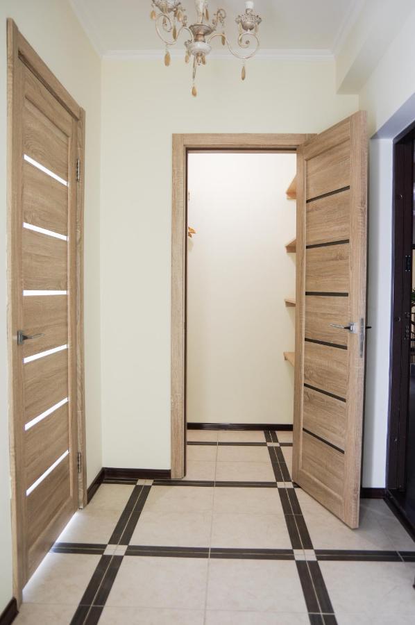 Chiernomorskie Apartamenty Odessa Esterno foto