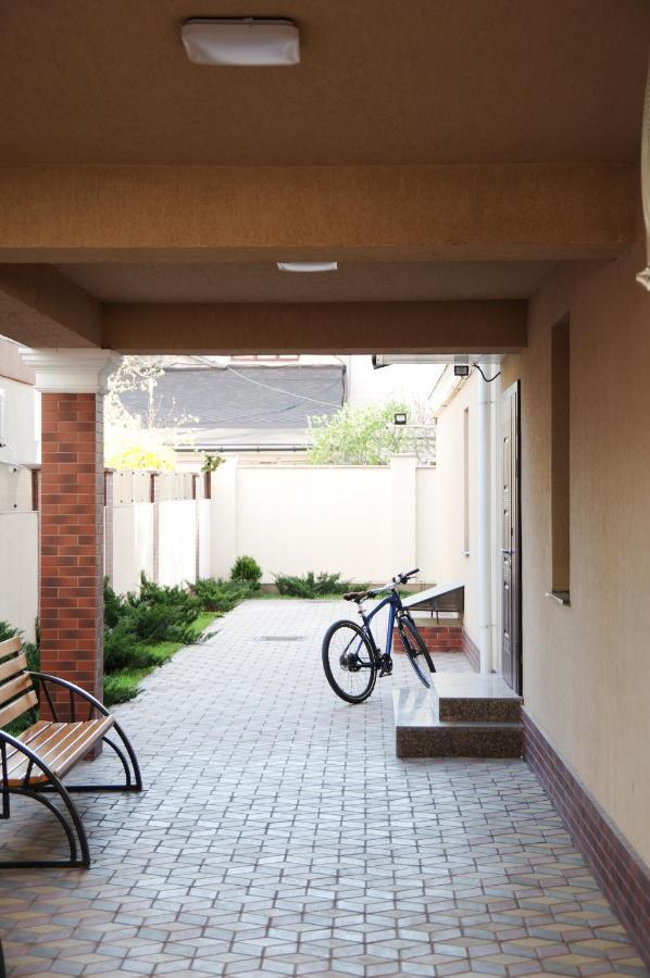 Chiernomorskie Apartamenty Odessa Esterno foto